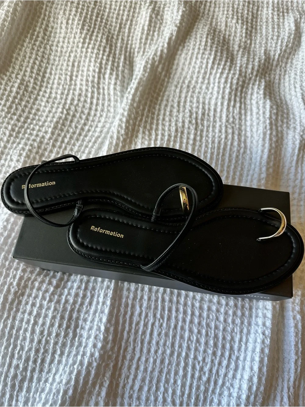 Reformation Black Leather Toe Ring Sandals Gold Hardware Size 9.5